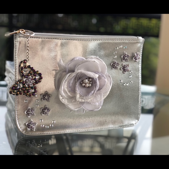 Silver Purse - Picture 3 of 5